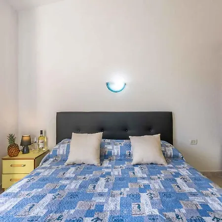 Appartement In 43630 Badesi